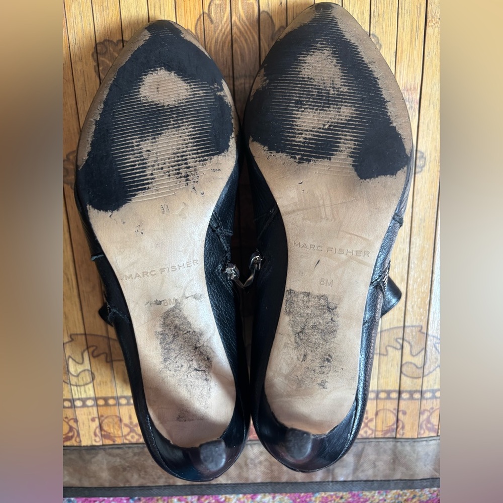 Pointy toe leather booties - Picture 10 of 13